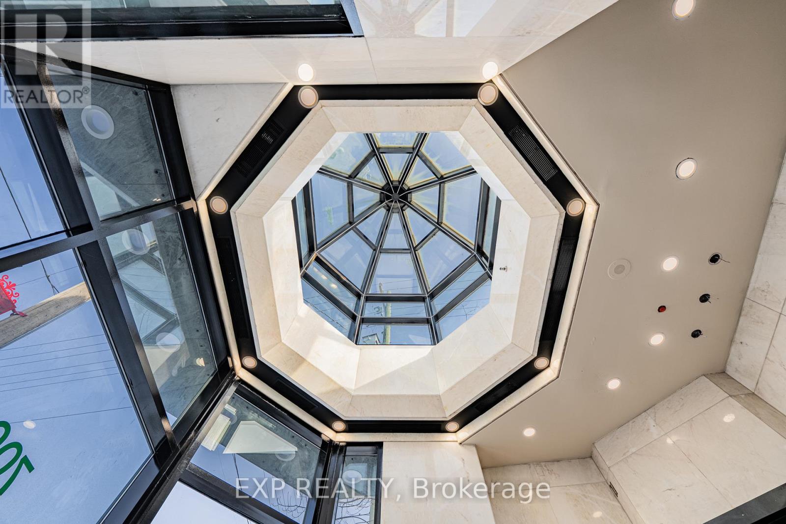 700 Somerset Street W, Ottawa, Ontario  K1R 6P6 - Photo 9 - X12799380