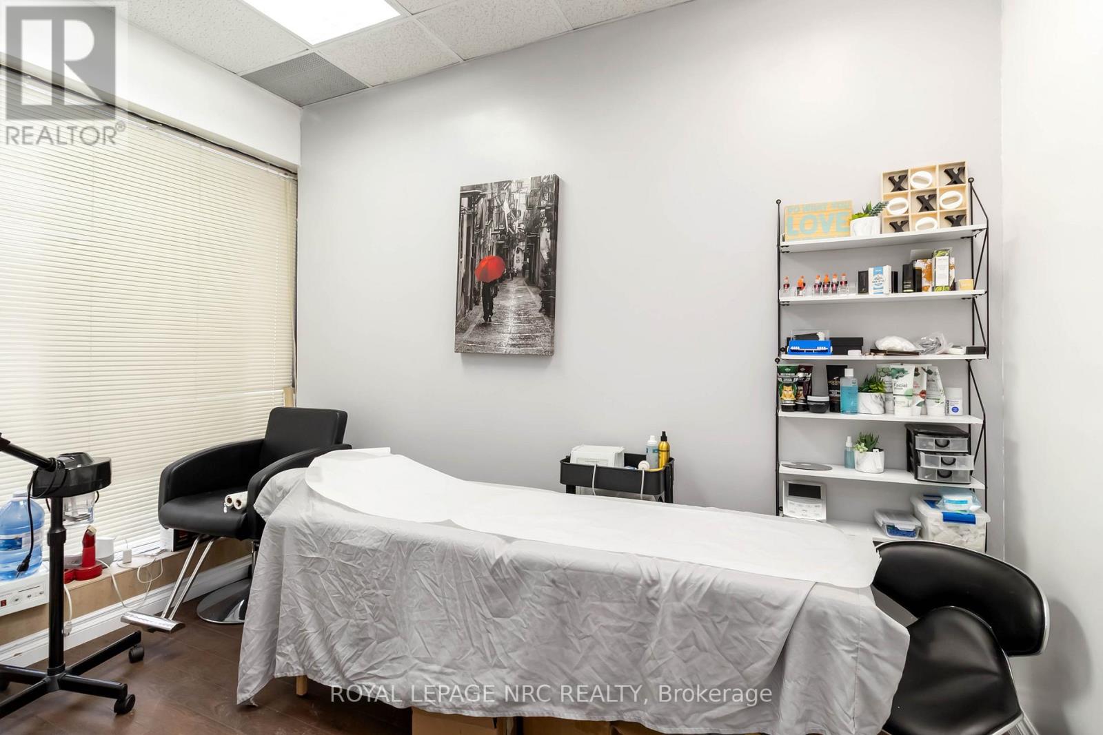 B - 207 Cross Street, Oakville, Ontario  L6J 2W9 - Photo 13 - W12799498