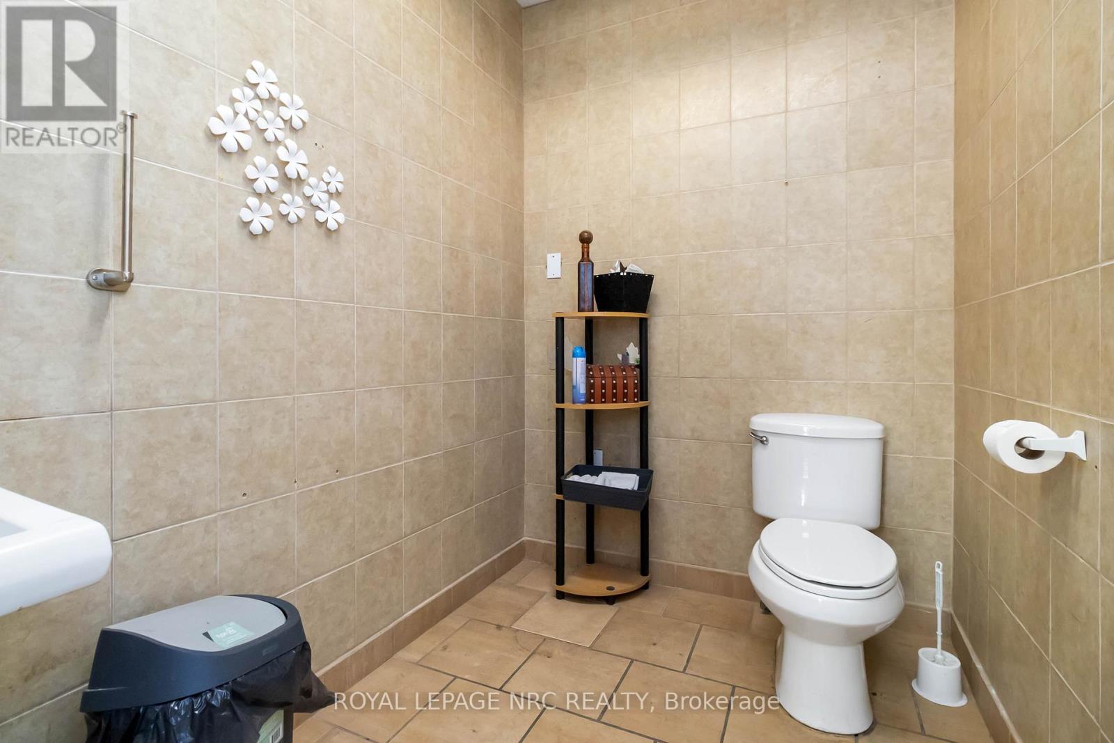 B - 207 Cross Street, Oakville, Ontario  L6J 2W9 - Photo 23 - W12799498