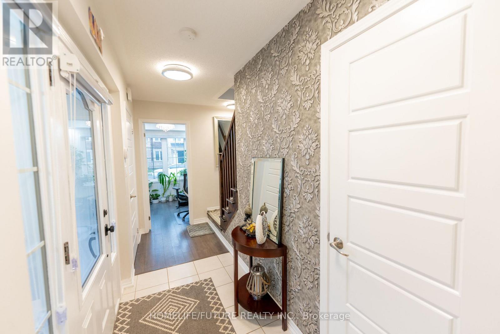 275 Ellen Davidson Drive, Oakville, Ontario  L6M 0V6 - Photo 7 - W12797828