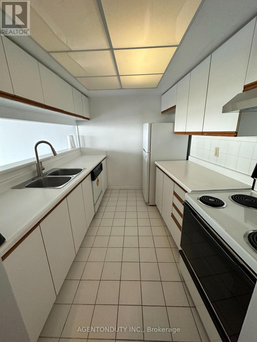 2211 - 77 Harbour Square, Toronto, Ontario  M5J 2S2 - Photo 16 - C12799332