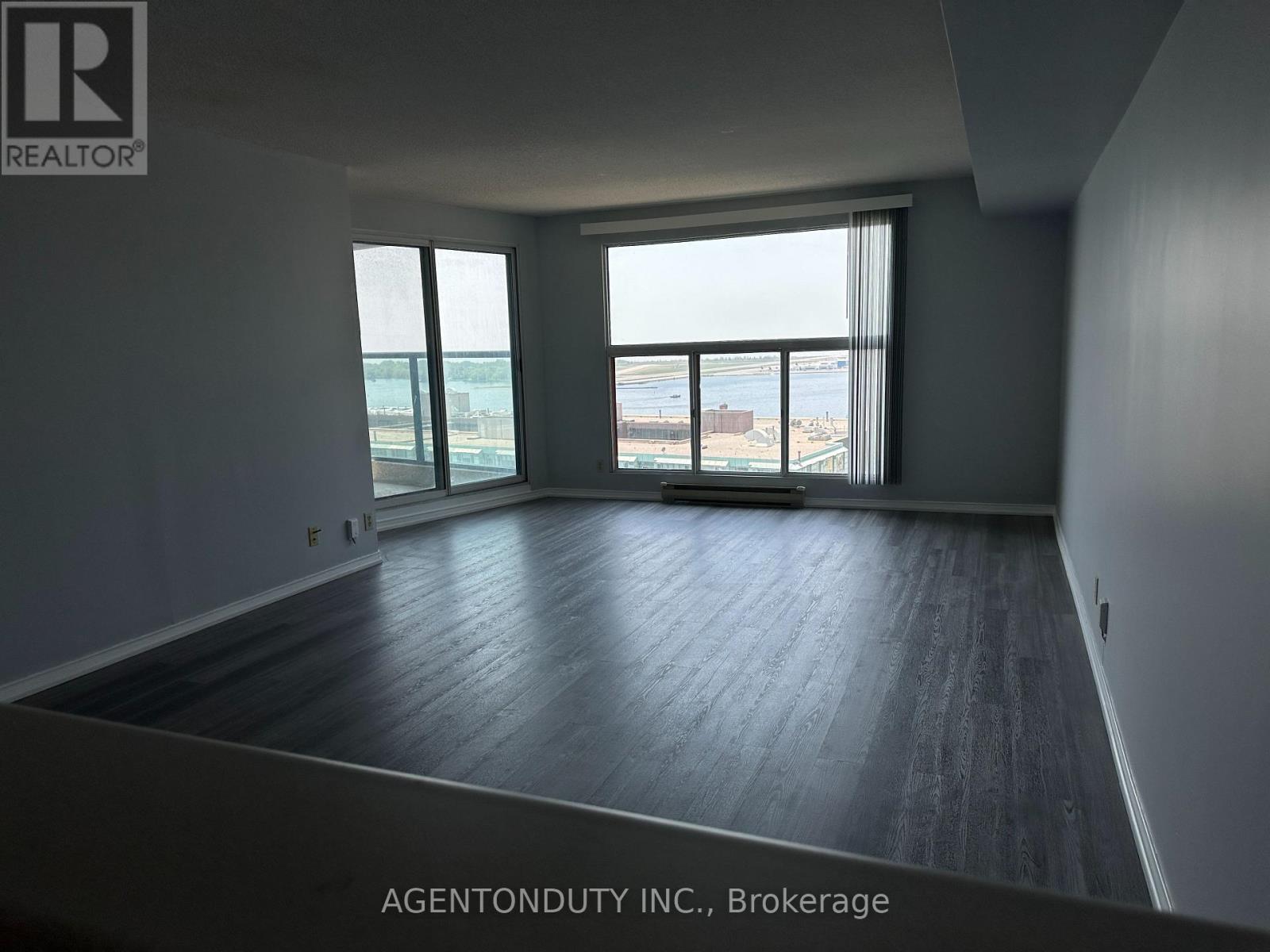 2211 - 77 Harbour Square, Toronto, Ontario  M5J 2S2 - Photo 29 - C12799332