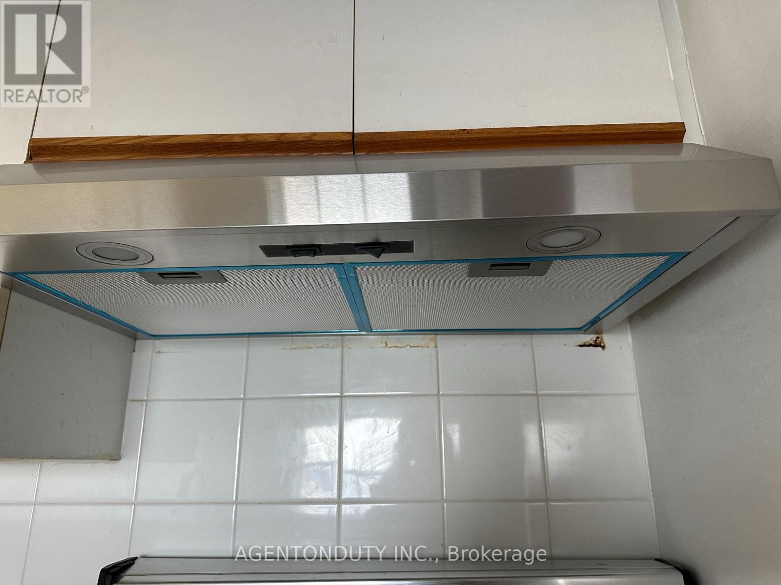 2211 - 77 Harbour Square, Toronto, Ontario  M5J 2S2 - Photo 32 - C12799332