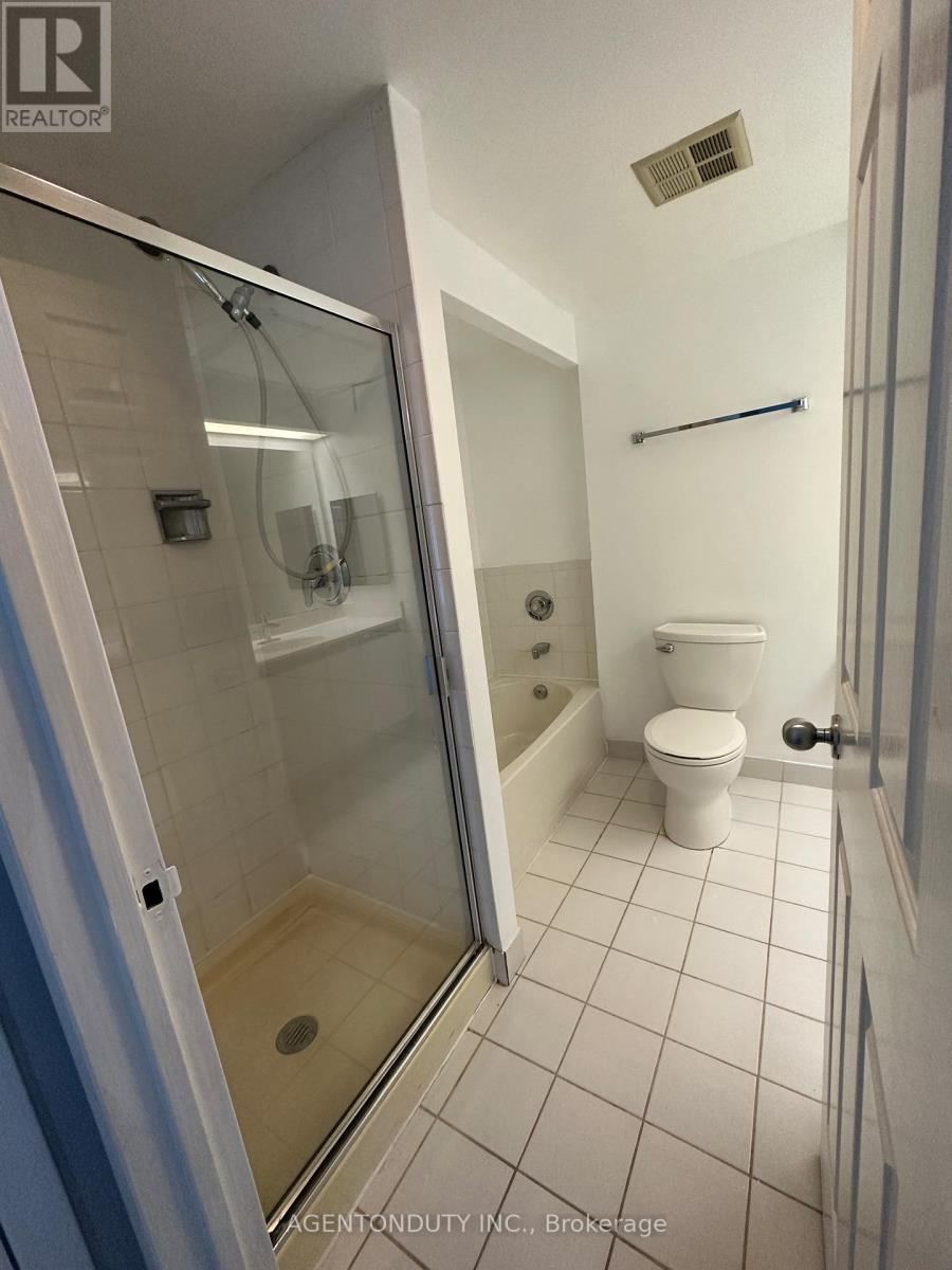 2211 - 77 Harbour Square, Toronto, Ontario  M5J 2S2 - Photo 5 - C12799332