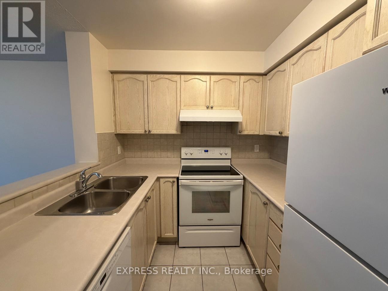 1006 - 29 PEMBERTON AVENUE, Toronto, Ontario