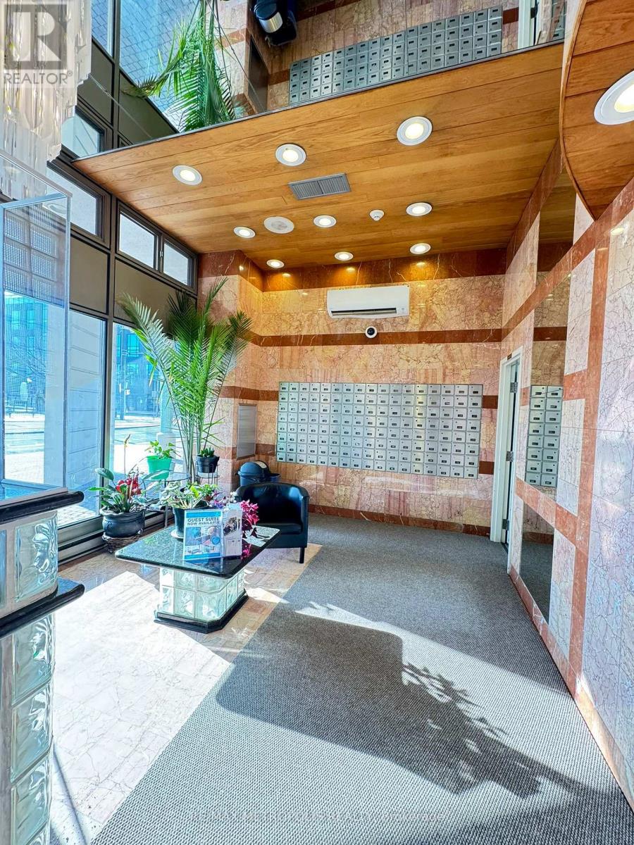 704 - 250 Queens Quay W, Toronto, Ontario  M5J 2N2 - Photo 6 - C12799366