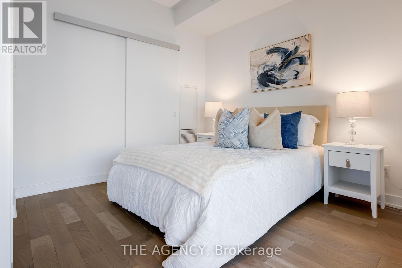 2214 - 25 Richmond Street E, Toronto, Ontario  M5C 0A6 - Photo 12 - C12799446