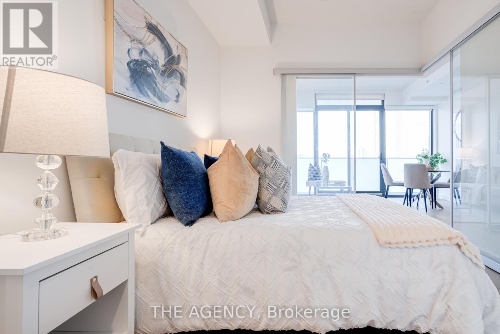 2214 - 25 Richmond Street E, Toronto, Ontario  M5C 0A6 - Photo 14 - C12799446