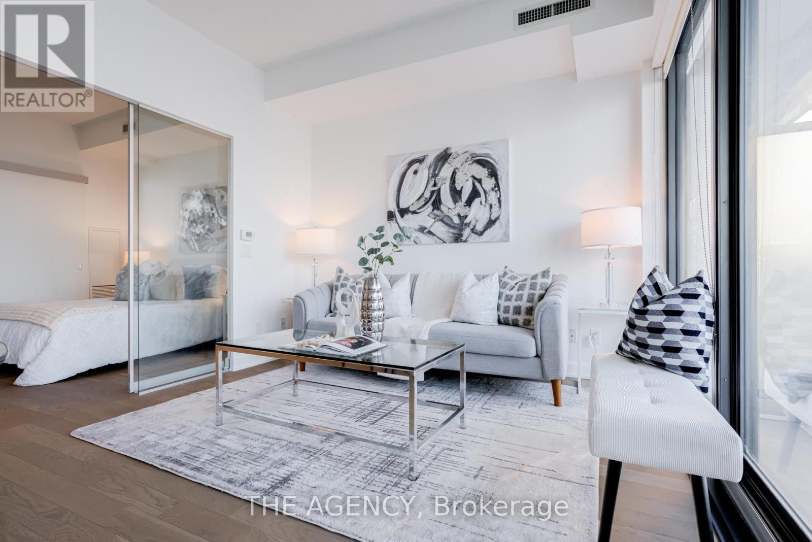 2214 - 25 Richmond Street E, Toronto, Ontario  M5C 0A6 - Photo 2 - C12799446