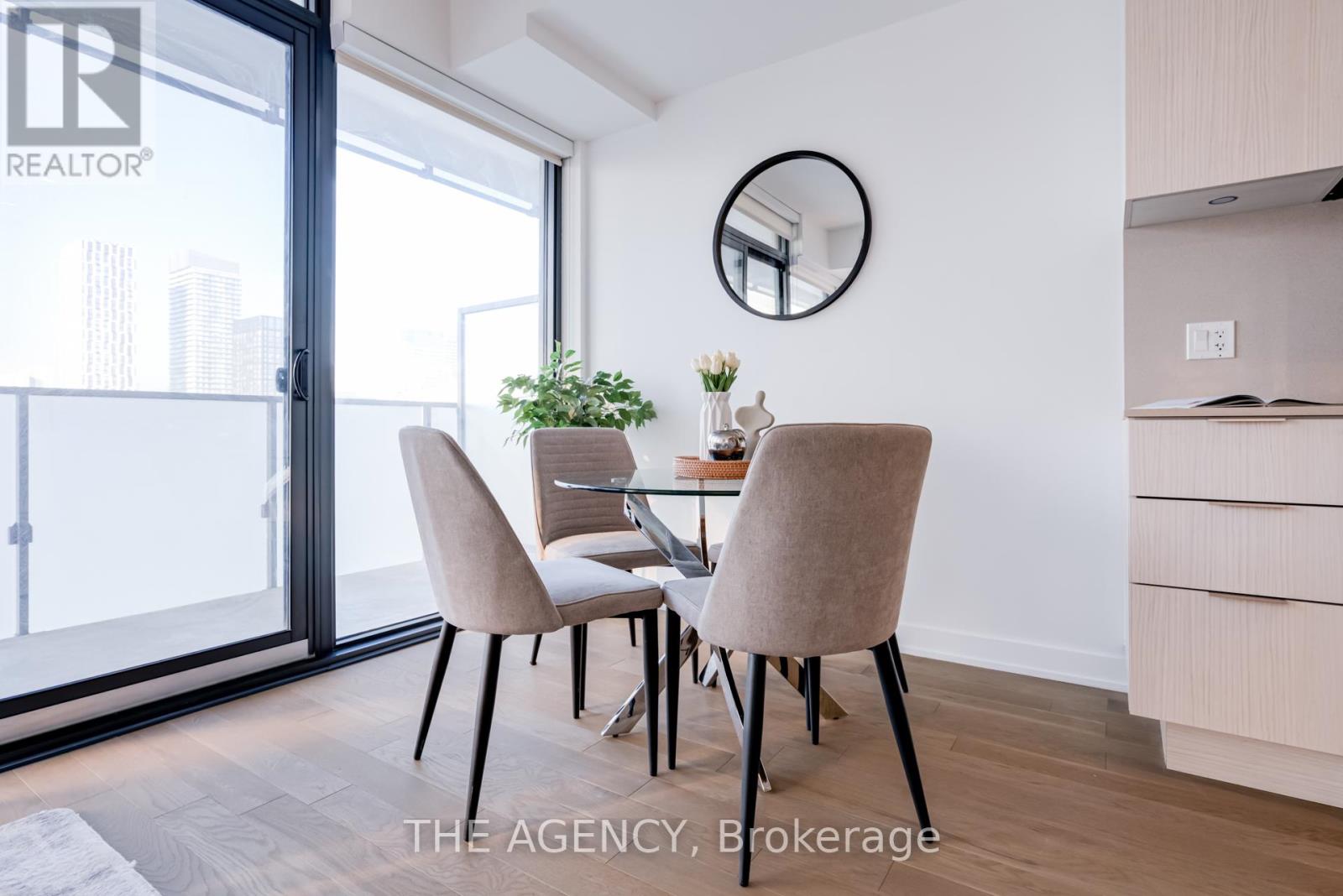 2214 - 25 Richmond Street E, Toronto, Ontario  M5C 0A6 - Photo 4 - C12799446