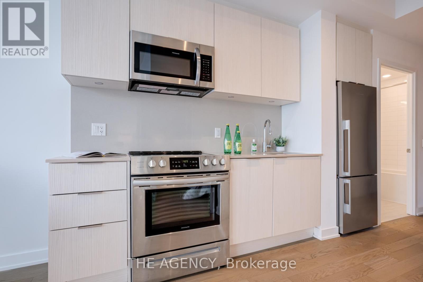 2214 - 25 Richmond Street E, Toronto, Ontario  M5C 0A6 - Photo 6 - C12799446