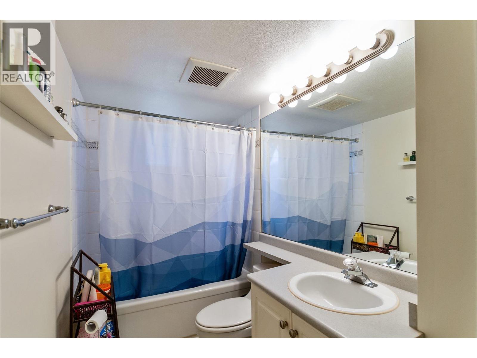 204 155 E 3rd Street, North Vancouver, British Columbia  V7L 1E5 - Photo 17 - R3090125