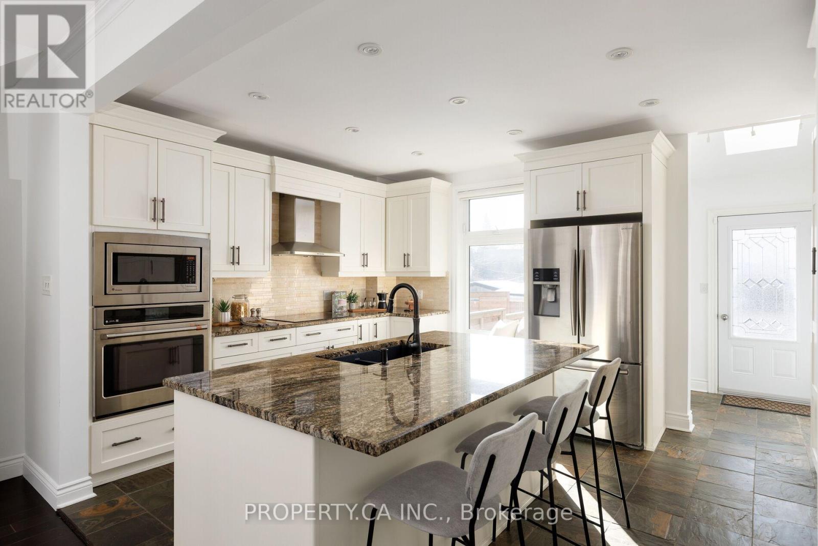 14 Galt Avenue, Toronto, Ontario  M4M 2Z1 - Photo 11 - E12799424