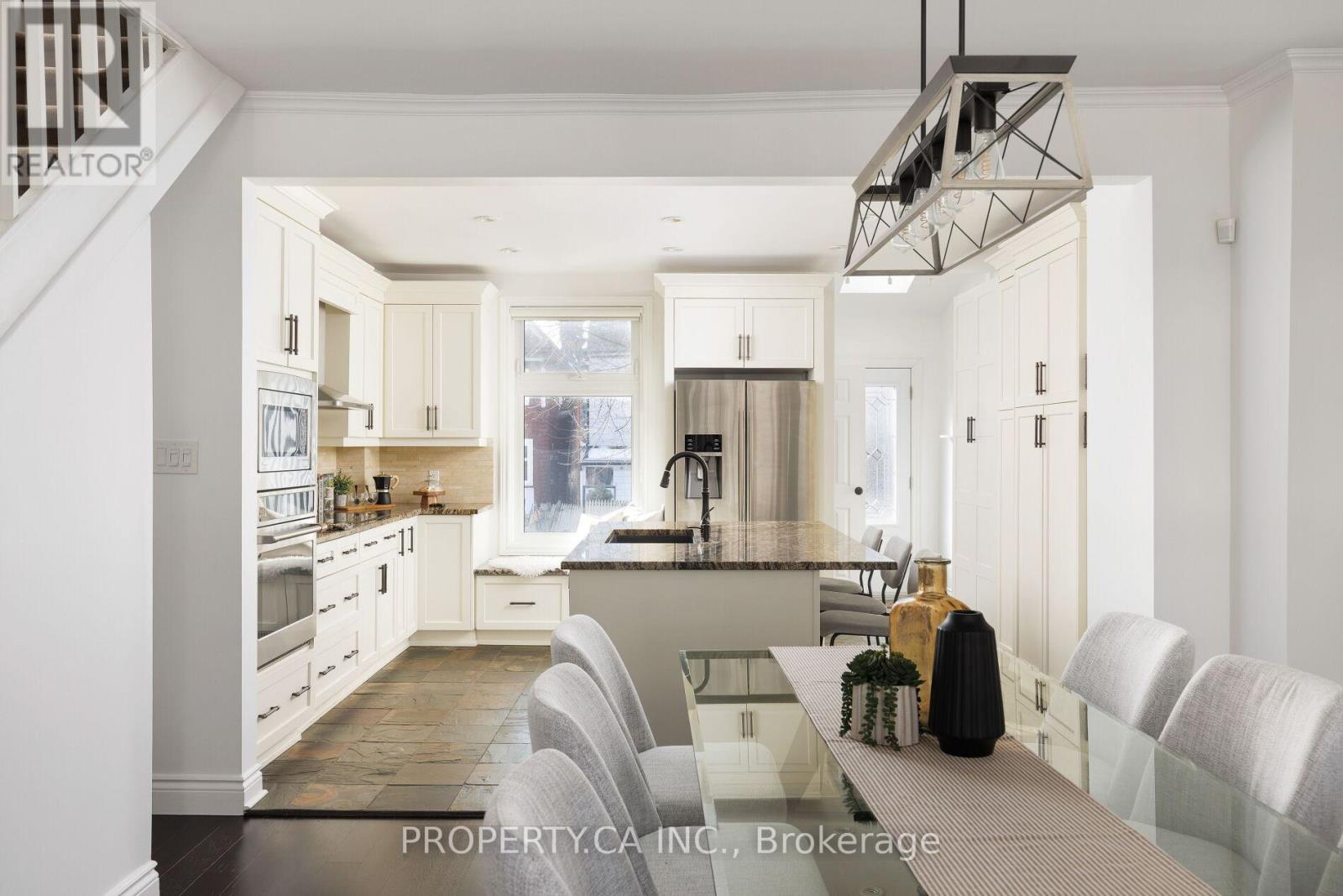 14 Galt Avenue, Toronto, Ontario  M4M 2Z1 - Photo 8 - E12799424