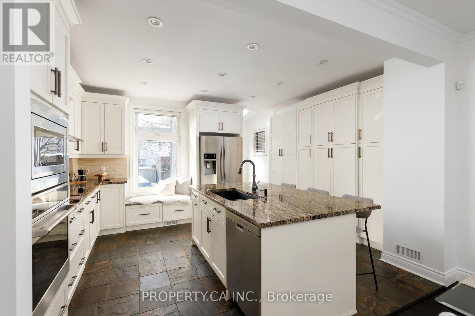 14 Galt Avenue, Toronto, Ontario  M4M 2Z1 - Photo 9 - E12799424