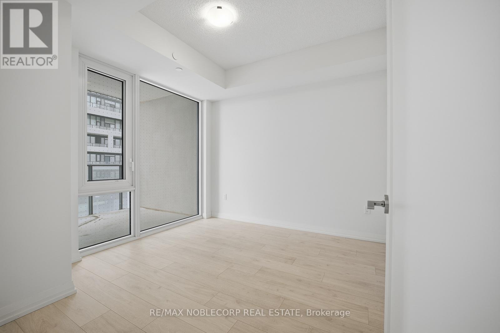 303 - 27 Korda Gate, Vaughan, Ontario  L4K 0P6 - Photo 6 - N12799356