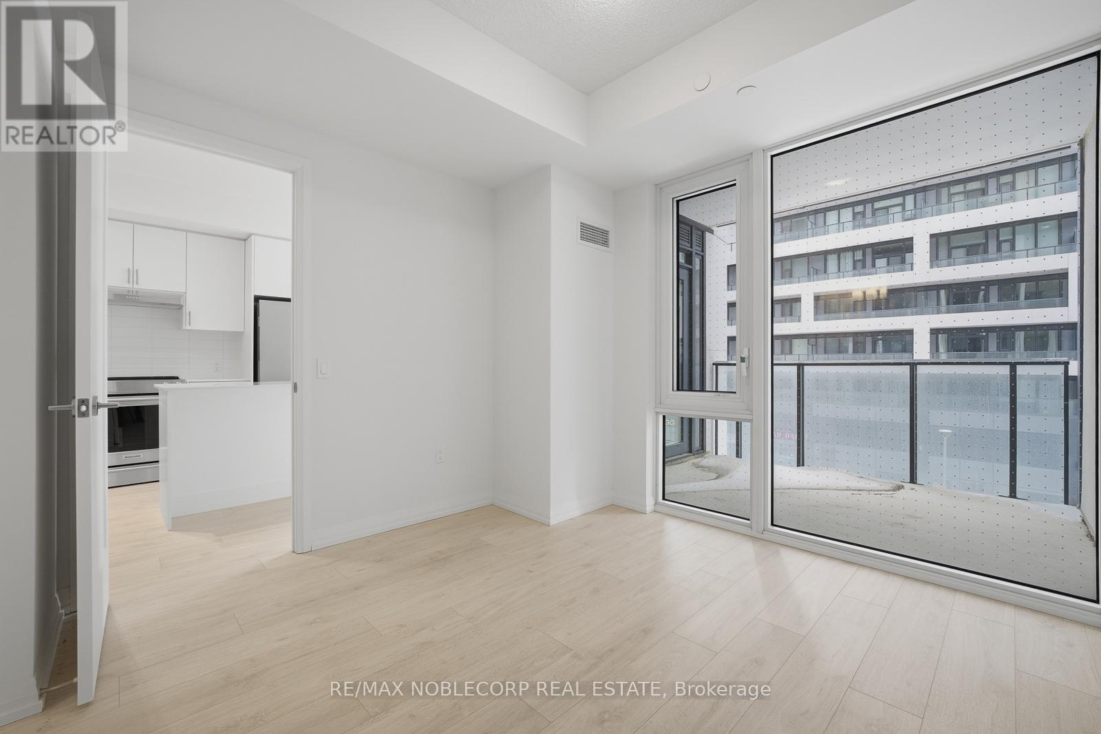 303 - 27 Korda Gate, Vaughan, Ontario  L4K 0P6 - Photo 8 - N12799356