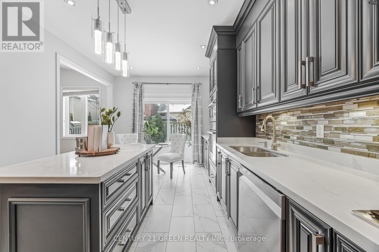 27 Outlook Terrace Drive, Markham, Ontario  L6E 1J9 - Photo 16 - N12799362