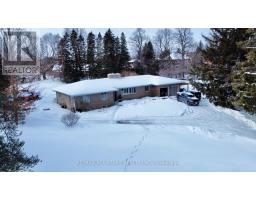 9 KENLEA COURT, Aurora, Ontario