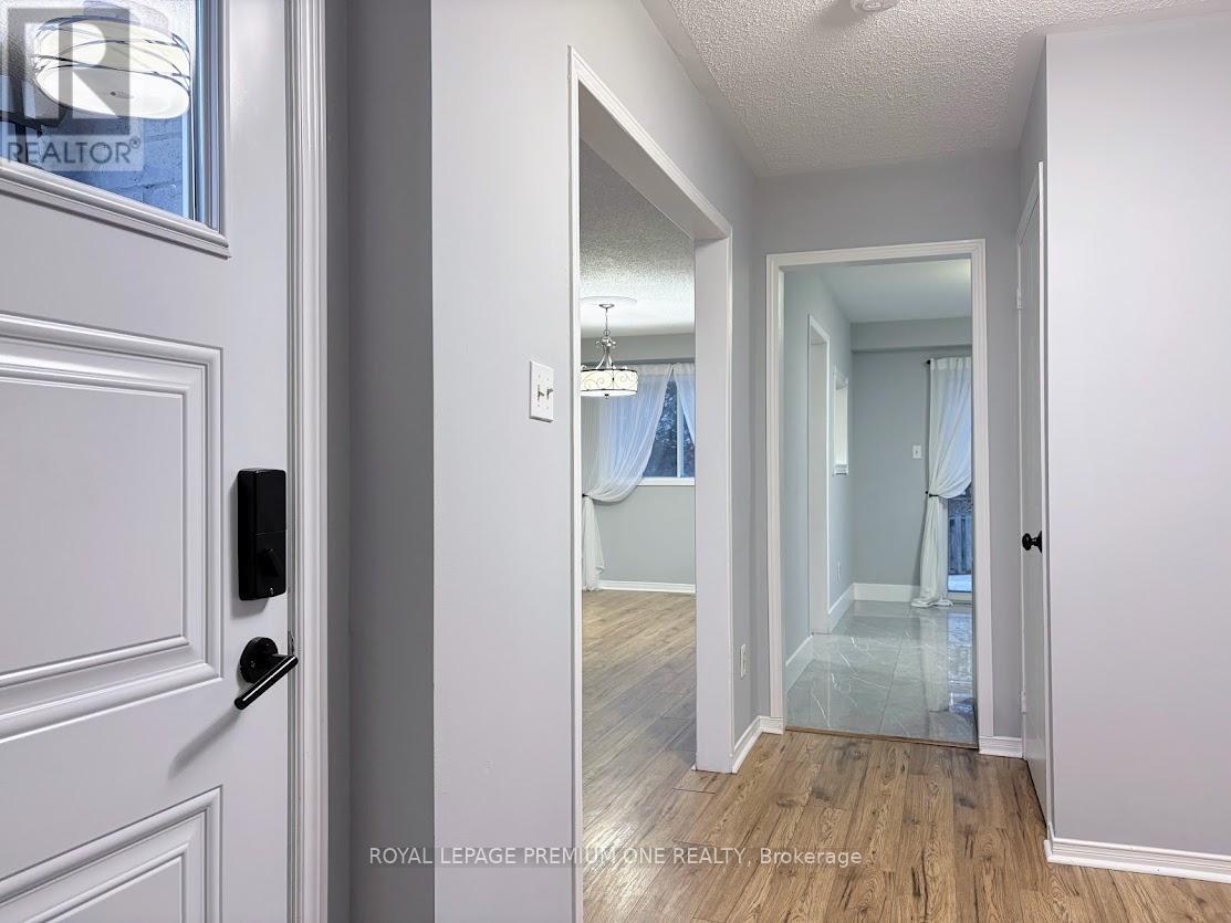 69 Mcknight Crescent, New Tecumseth, Ontario  L0G 1W0 - Photo 3 - N12799490