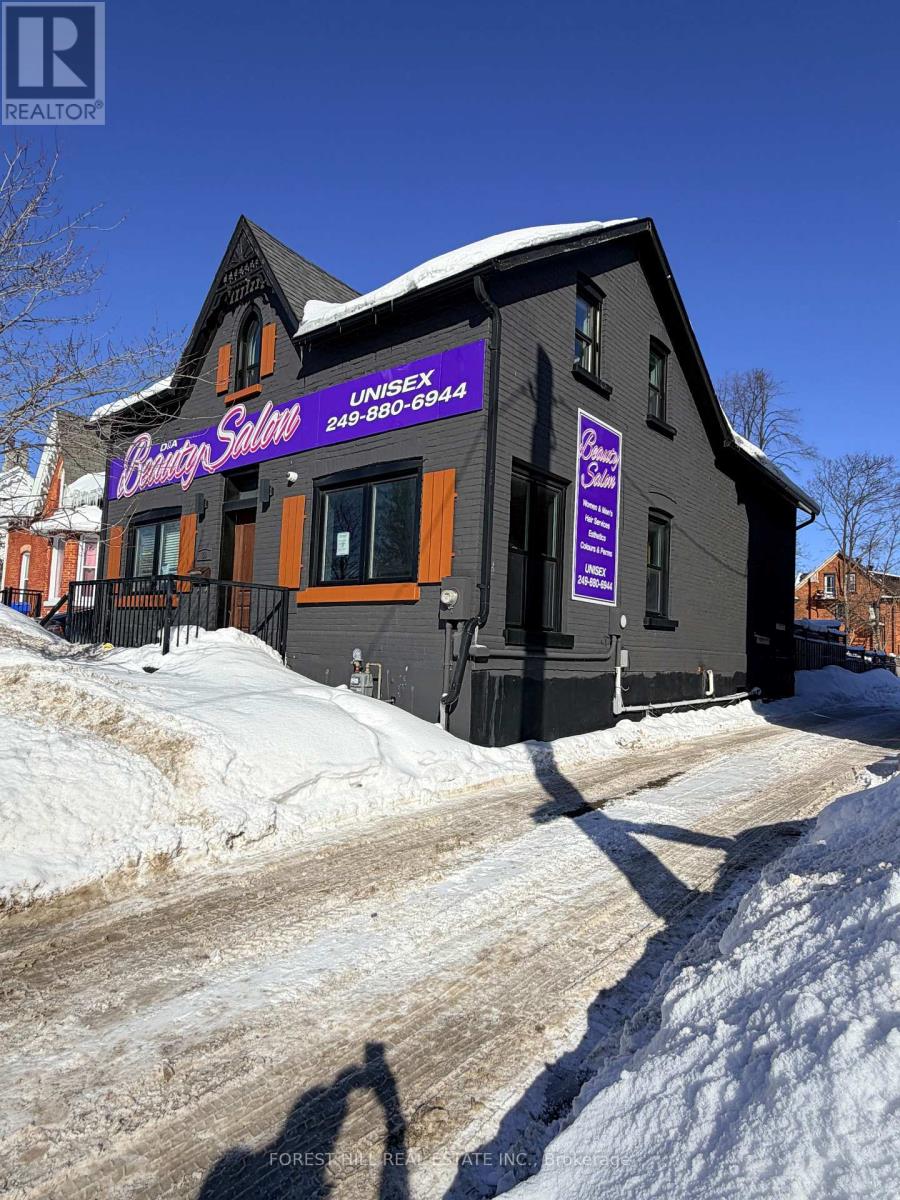 89 TORONTO STREET, Barrie, Ontario