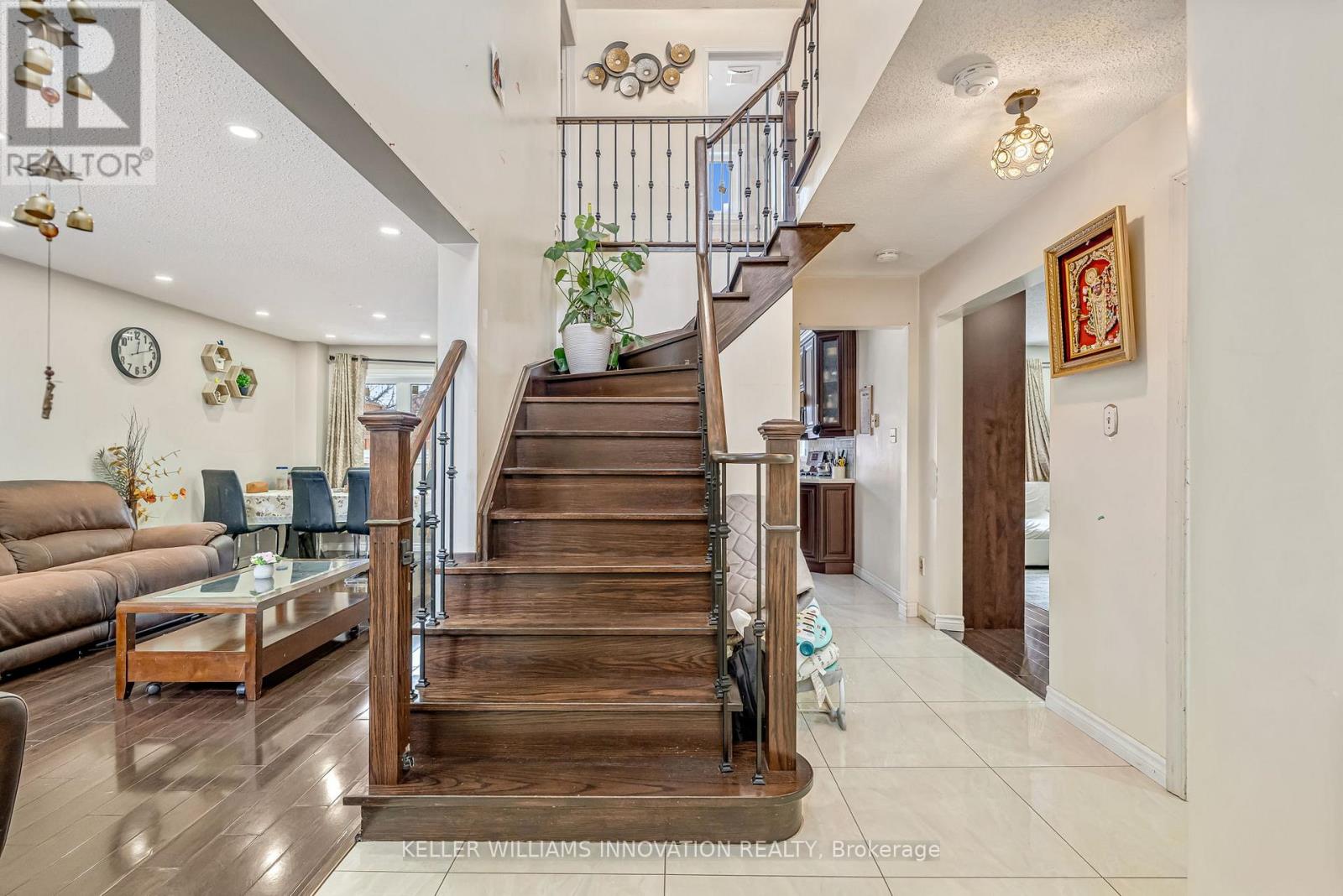 161 Havelock Drive, Brampton, Ontario  L6W 4G4 - Photo 3 - W12799396