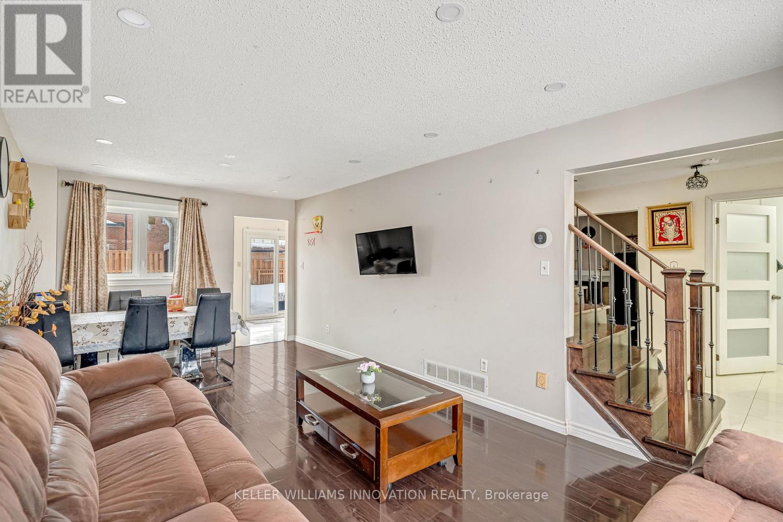 161 Havelock Drive, Brampton, Ontario  L6W 4G4 - Photo 8 - W12799396