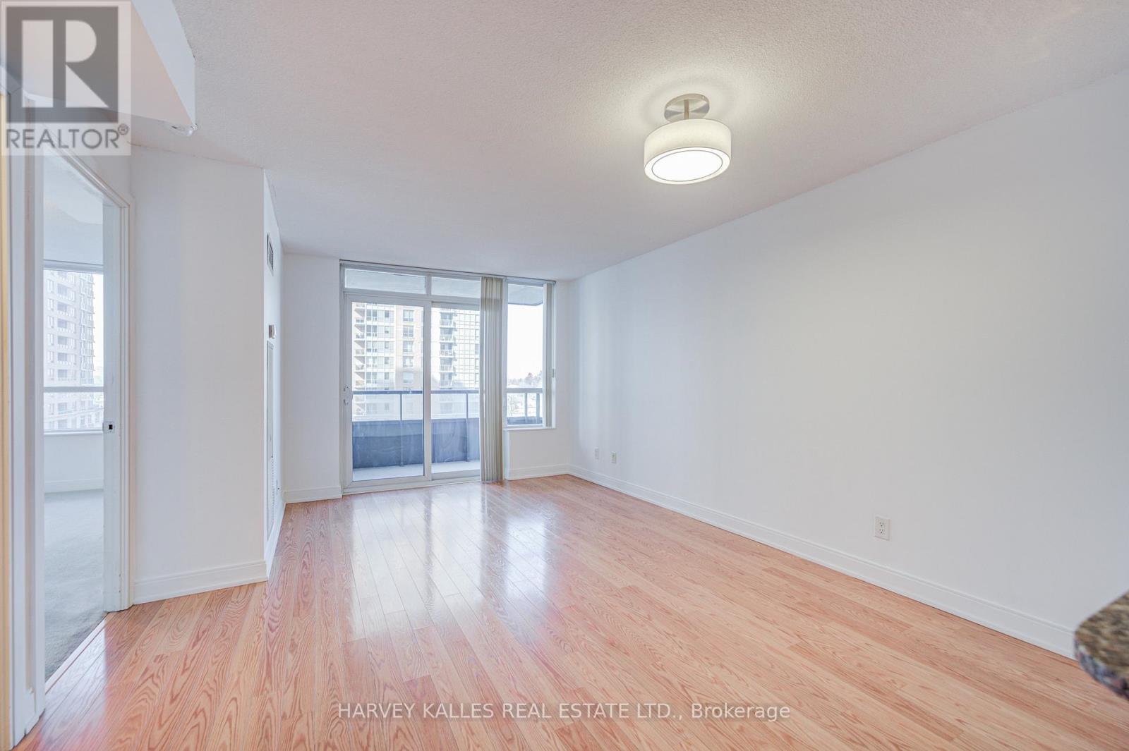 746 - 25 Viking Lane, Toronto, Ontario  M9B 0A1 - Photo 3 - W12799404