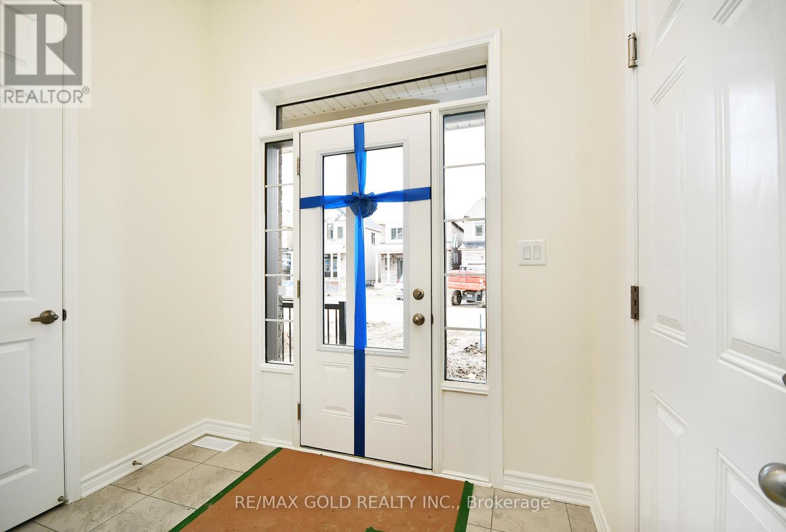 4 Salt Creek Terrace, Caledon, Ontario  L7C 4J1 - Photo 3 - W12799432