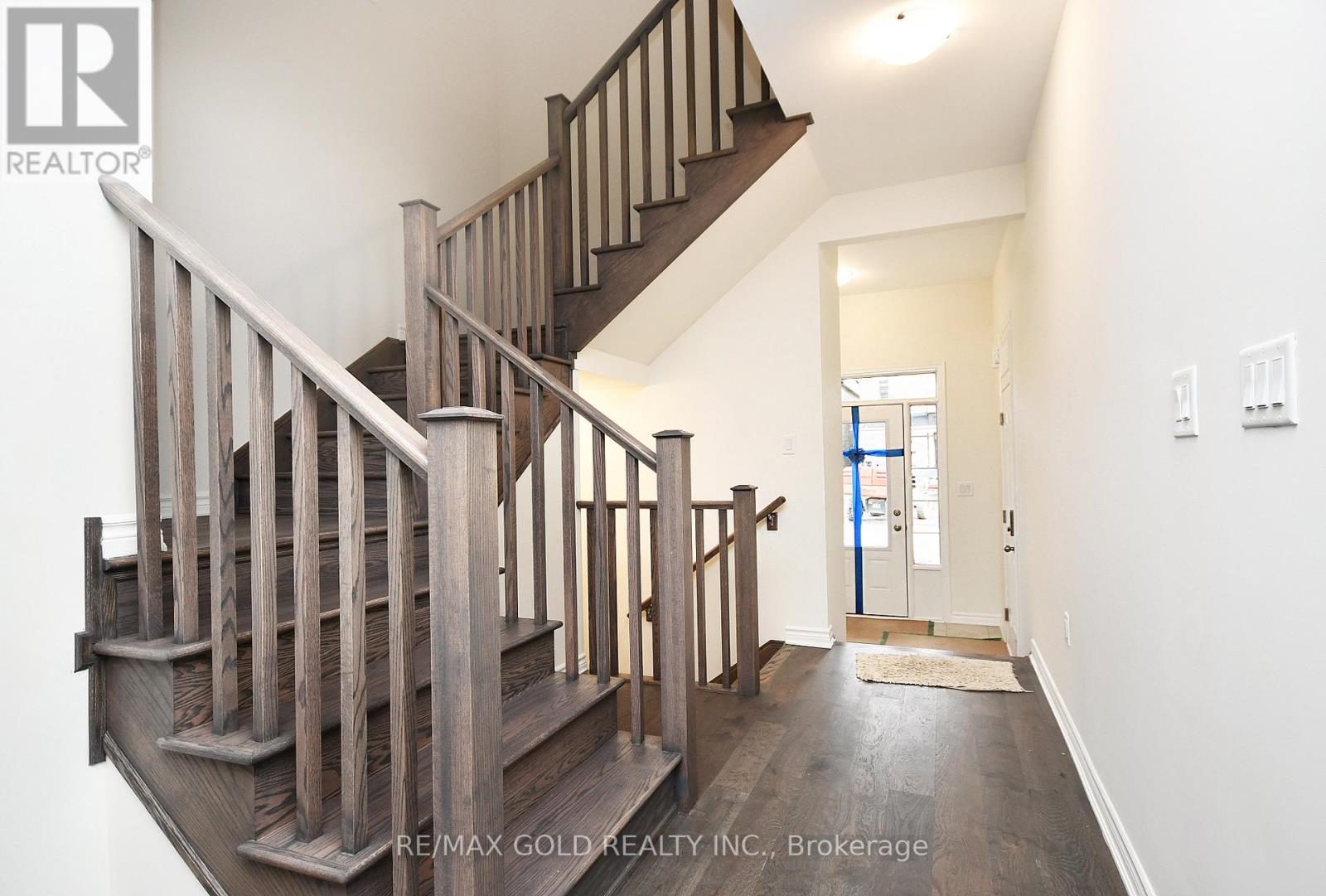 4 Salt Creek Terrace, Caledon, Ontario  L7C 4J1 - Photo 4 - W12799432