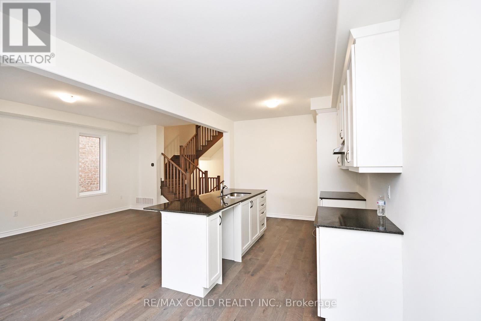 4 Salt Creek Terrace, Caledon, Ontario  L7C 4J1 - Photo 8 - W12799432