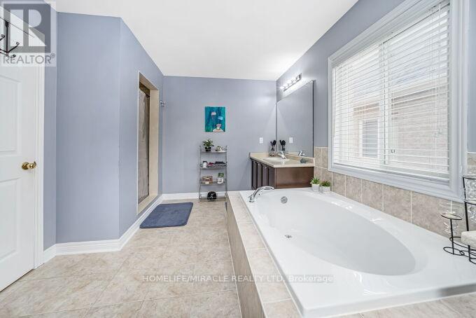 430 Father Tobin Road, Brampton, Ontario  L6R 0S2 - Photo 10 - W12799436