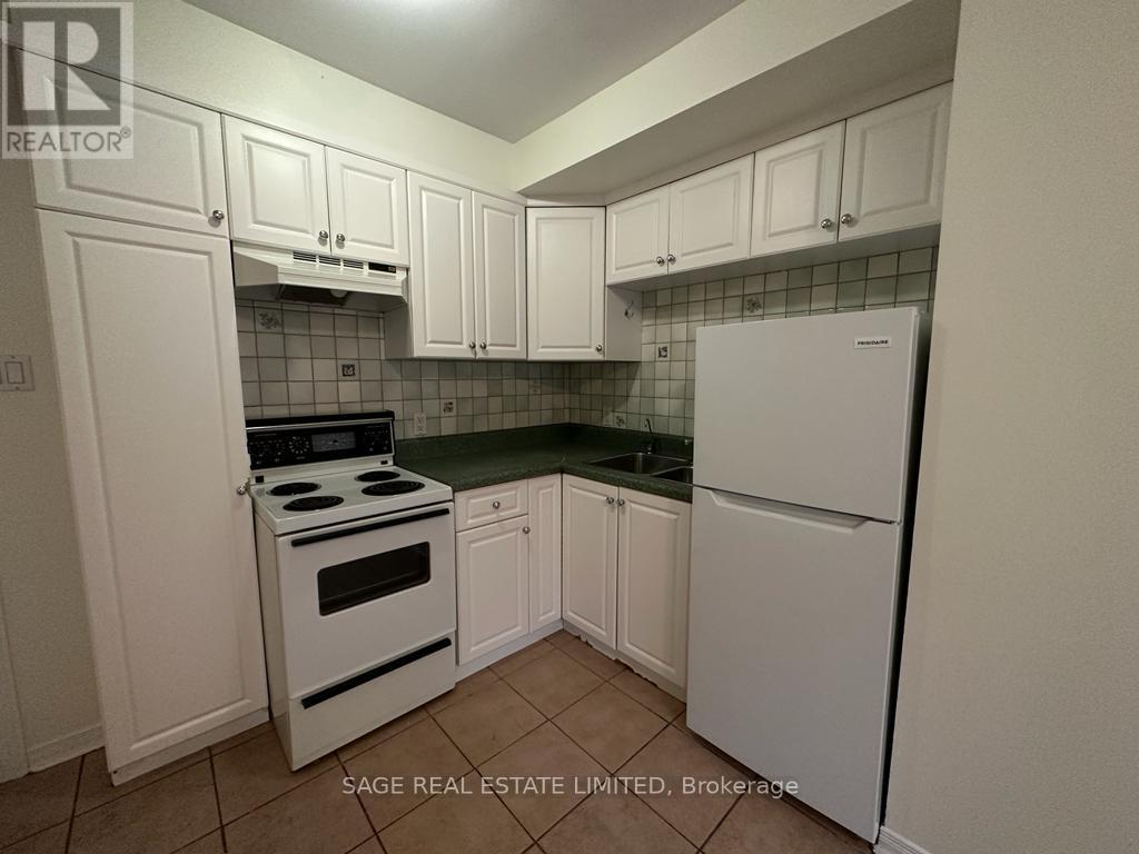 2 - 4868 Dundas Street W, Toronto, Ontario  M9A 1B5 - Photo 5 - W12799444