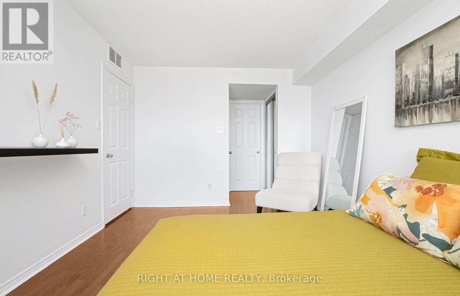 1507 - 1360 Rathburn Road E, Mississauga, Ontario  L4W 4H4 - Photo 28 - W12799458