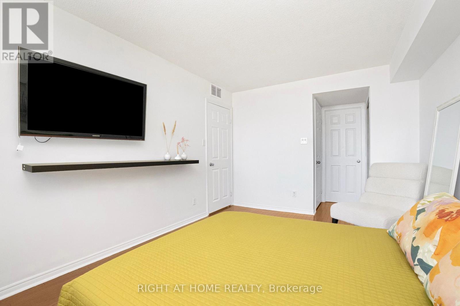 1507 - 1360 Rathburn Road E, Mississauga, Ontario  L4W 4H4 - Photo 31 - W12799458