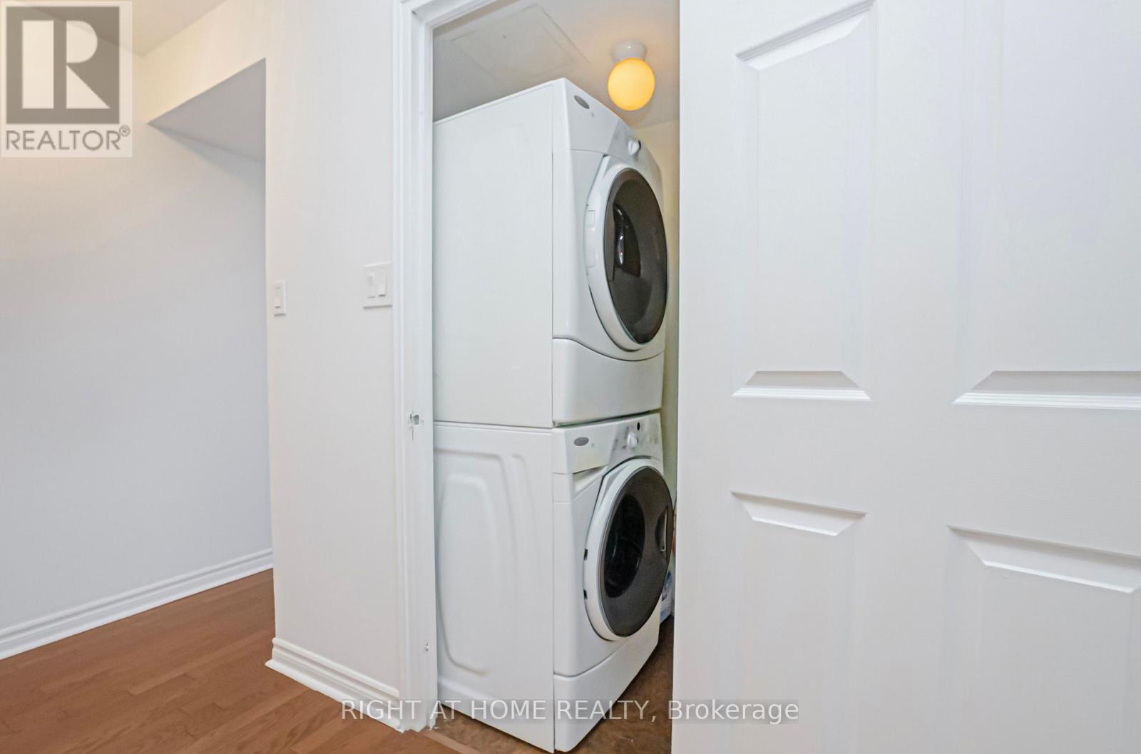 1507 - 1360 Rathburn Road E, Mississauga, Ontario  L4W 4H4 - Photo 34 - W12799458