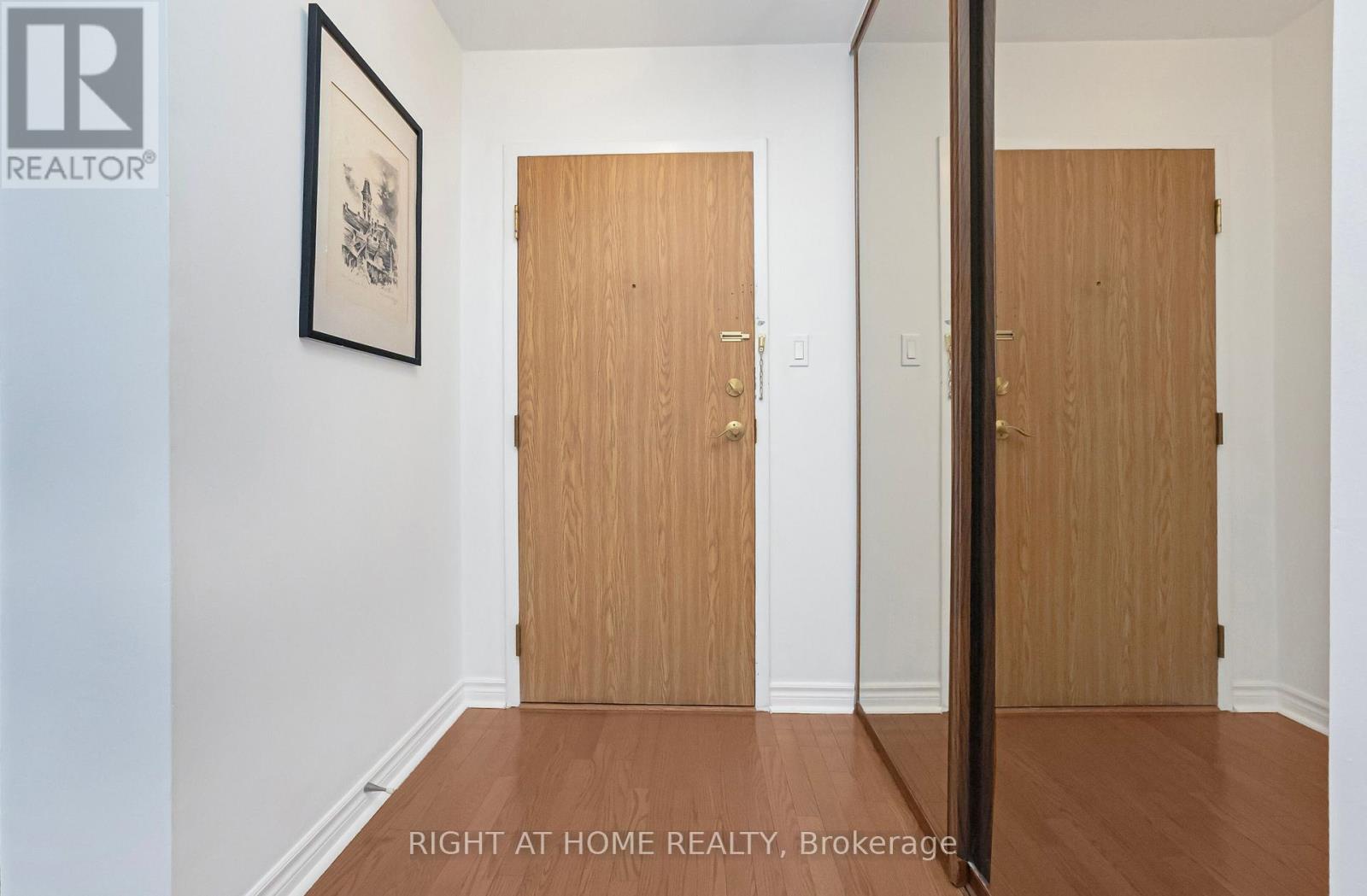 1507 - 1360 Rathburn Road E, Mississauga, Ontario  L4W 4H4 - Photo 4 - W12799458