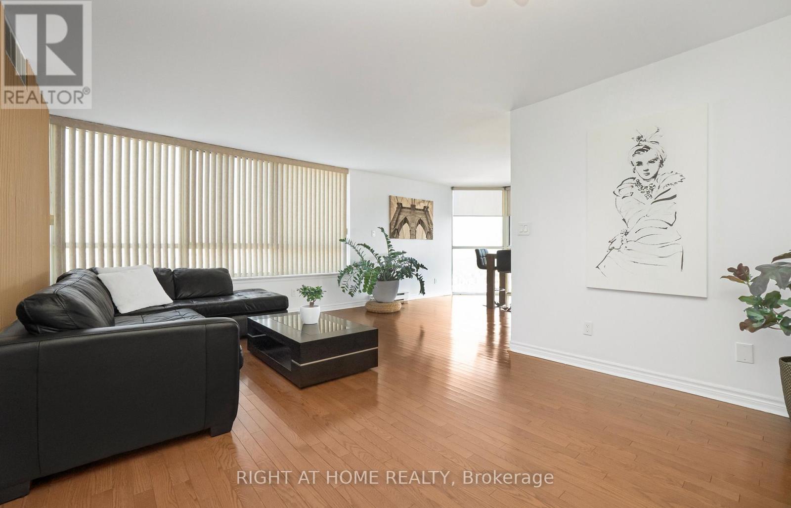 1507 - 1360 Rathburn Road E, Mississauga, Ontario  L4W 4H4 - Photo 7 - W12799458