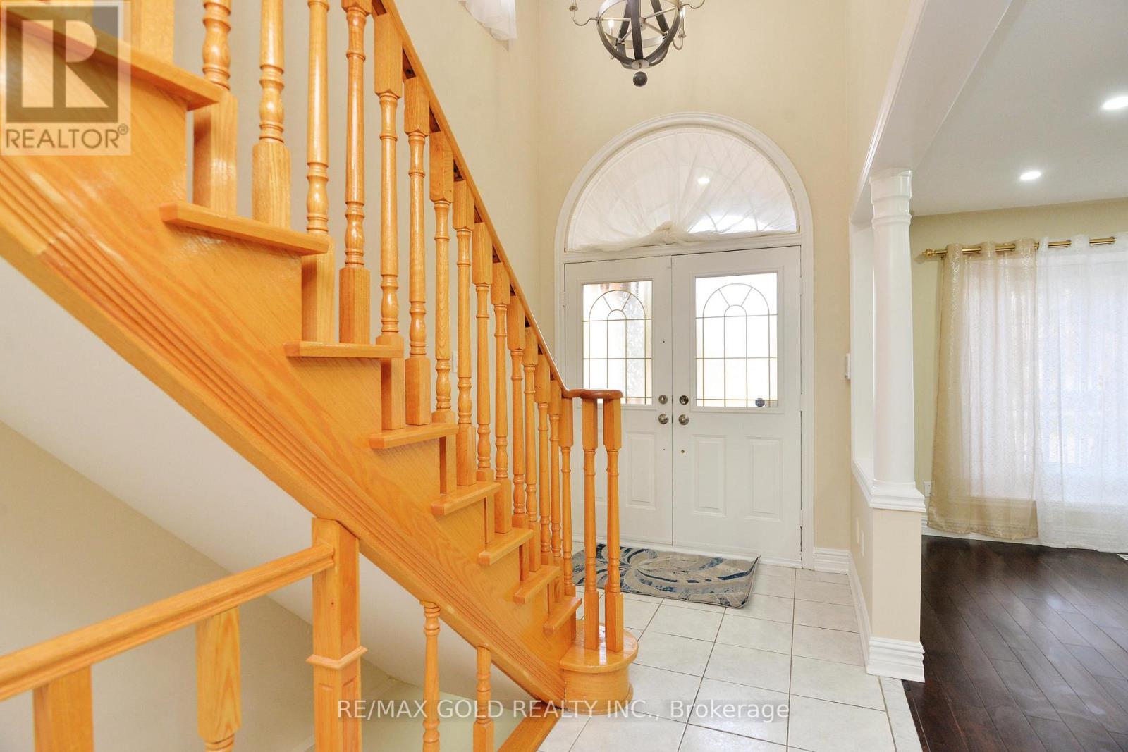 46 Mint Leaf Boulevard, Brampton, Ontario  L6Z 3B7 - Photo 3 - W12799476