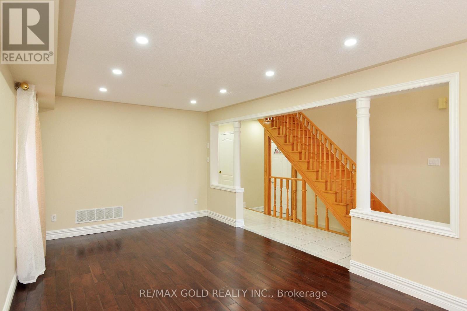 46 Mint Leaf Boulevard, Brampton, Ontario  L6Z 3B7 - Photo 6 - W12799476