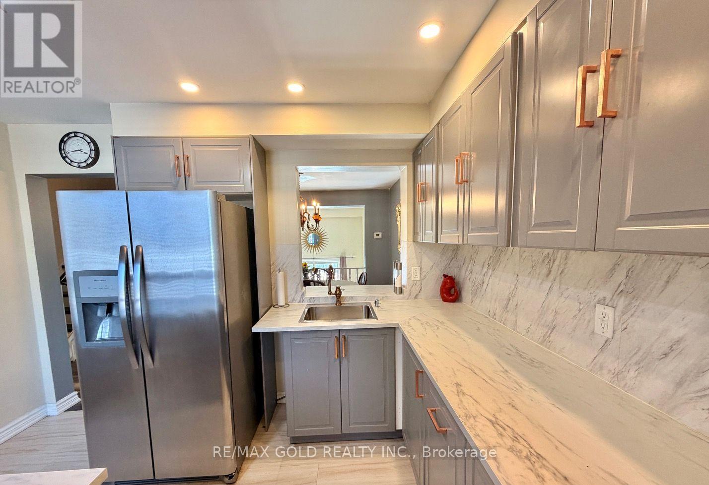 26 - 7707 Darcel Avenue, Mississauga, Ontario L4T 3W9 - Photo 10 - W12799504