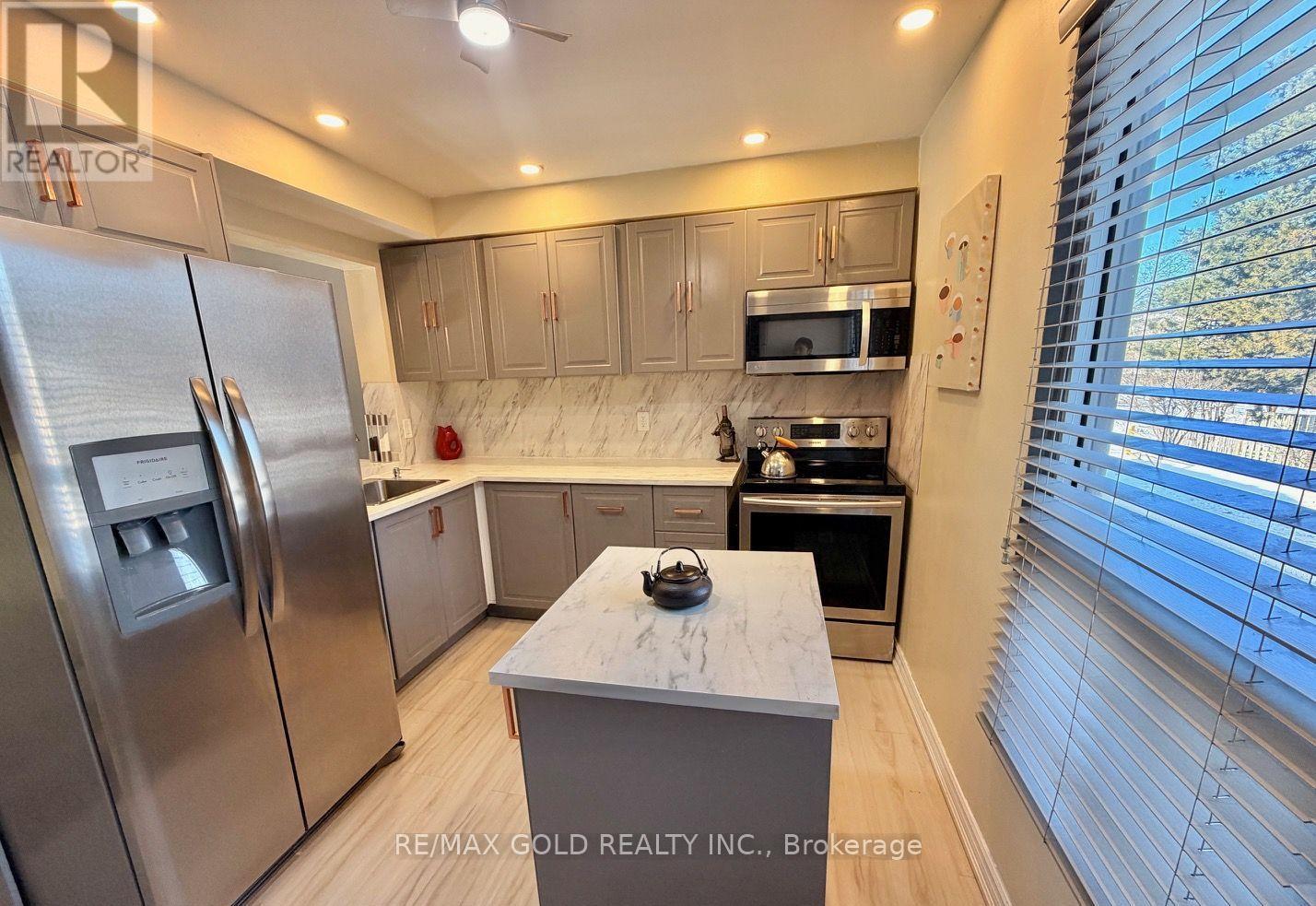 26 - 7707 Darcel Avenue, Mississauga, Ontario L4T 3W9 - Photo 11 - W12799504