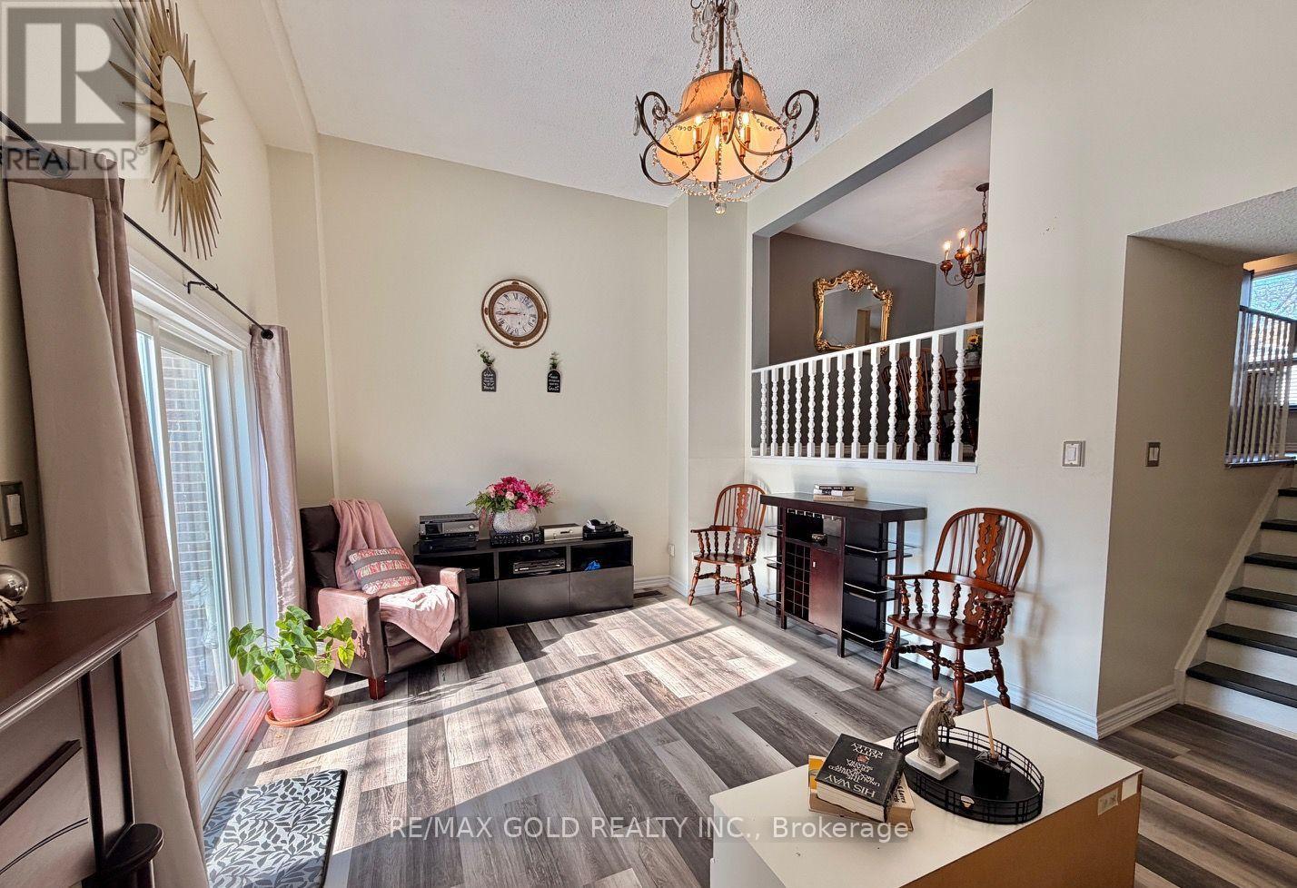 26 - 7707 Darcel Avenue, Mississauga, Ontario L4T 3W9 - Photo 3 - W12799504