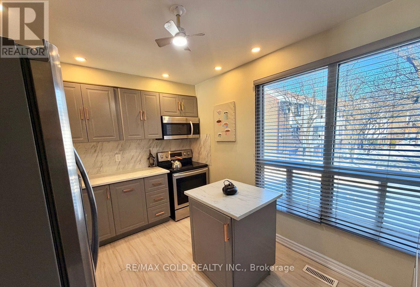 26 - 7707 Darcel Avenue, Mississauga, Ontario L4T 3W9 - Photo 9 - W12799504