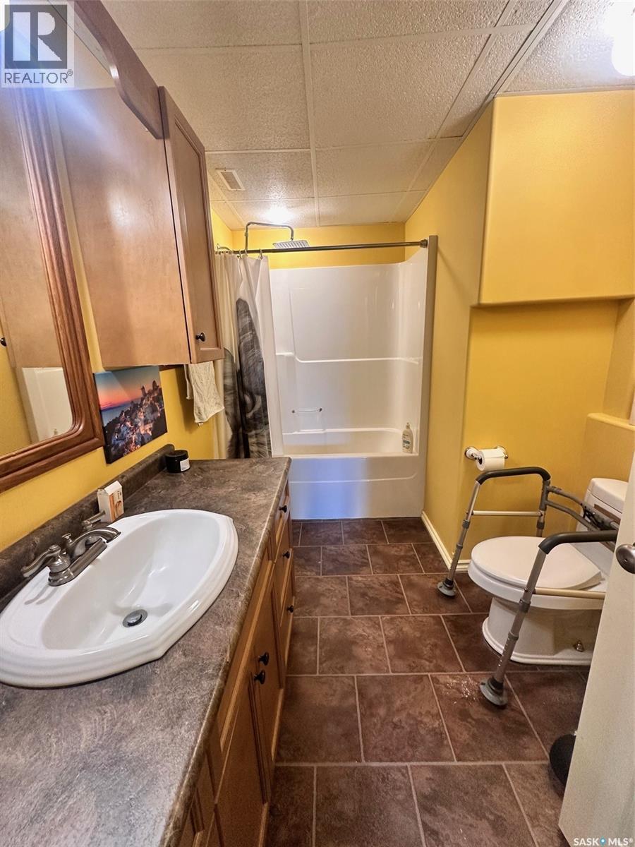 506 2nd Avenue Place, Radisson, Saskatchewan  S0K 3L0 - Photo 12 - SK028816