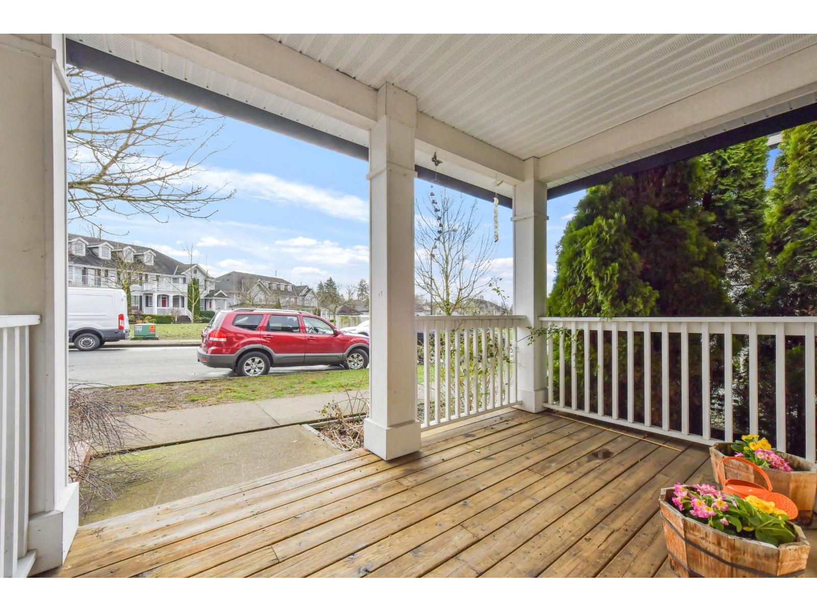 18043 70 Avenue, Surrey, British Columbia  V3S 6X3 - Photo 2 - R3091150