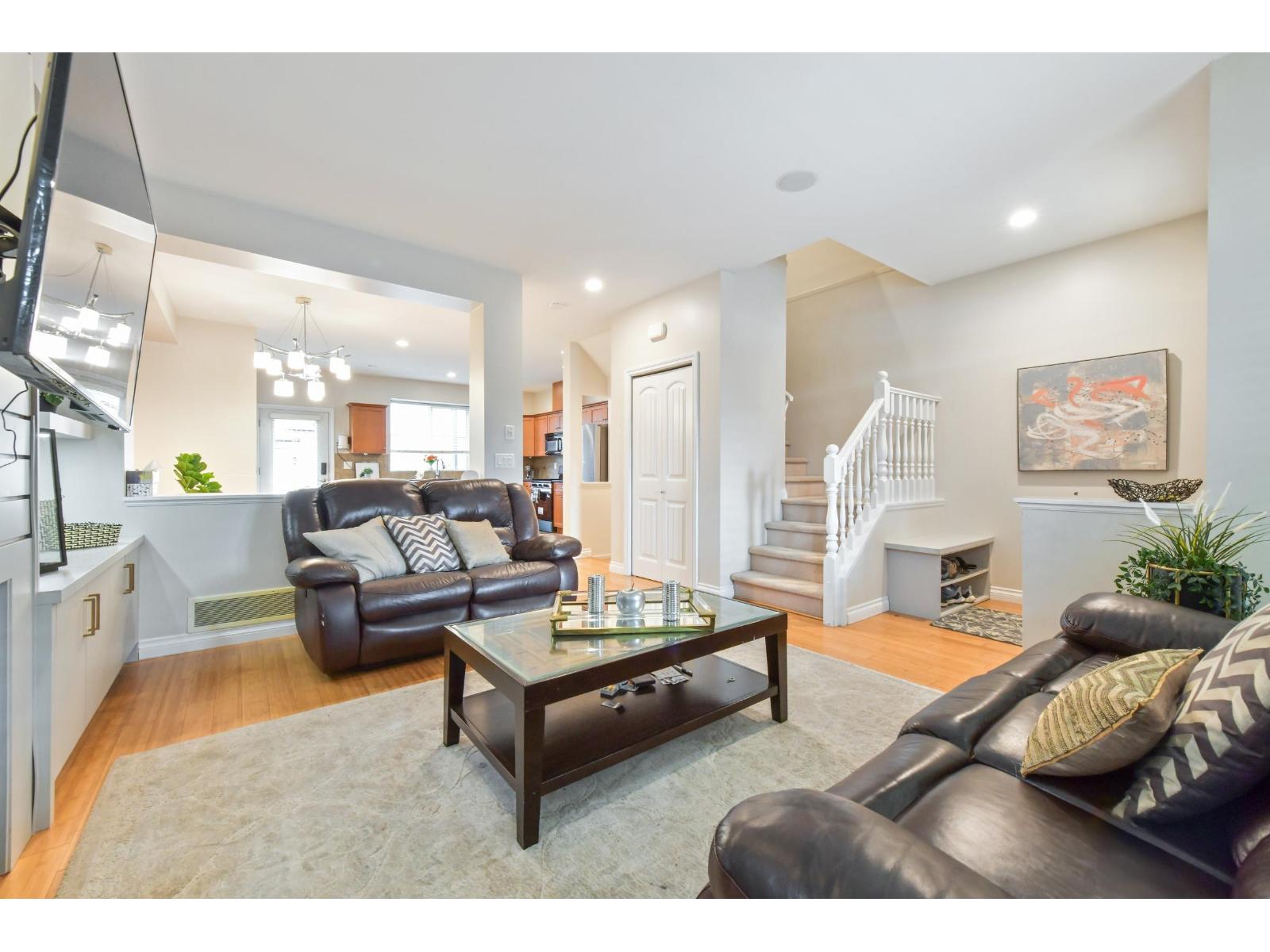 18043 70 Avenue, Surrey, British Columbia  V3S 6X3 - Photo 6 - R3091150