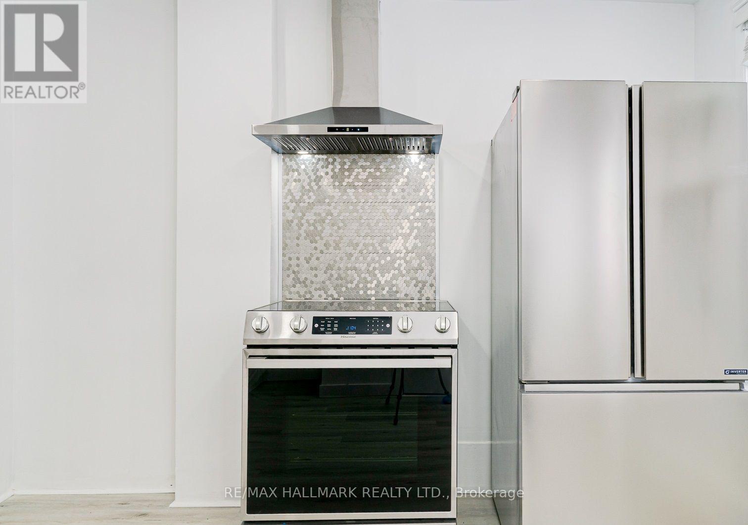 106 Willow Avenue, Toronto, Ontario  M4E 3K3 - Photo 13 - E12676532