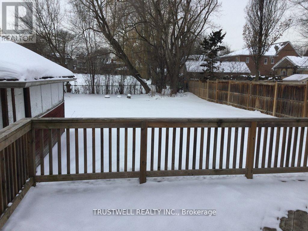 76 Tamworth Road, Toronto, Ontario  M2N 2N9 - Photo 6 - C12785658