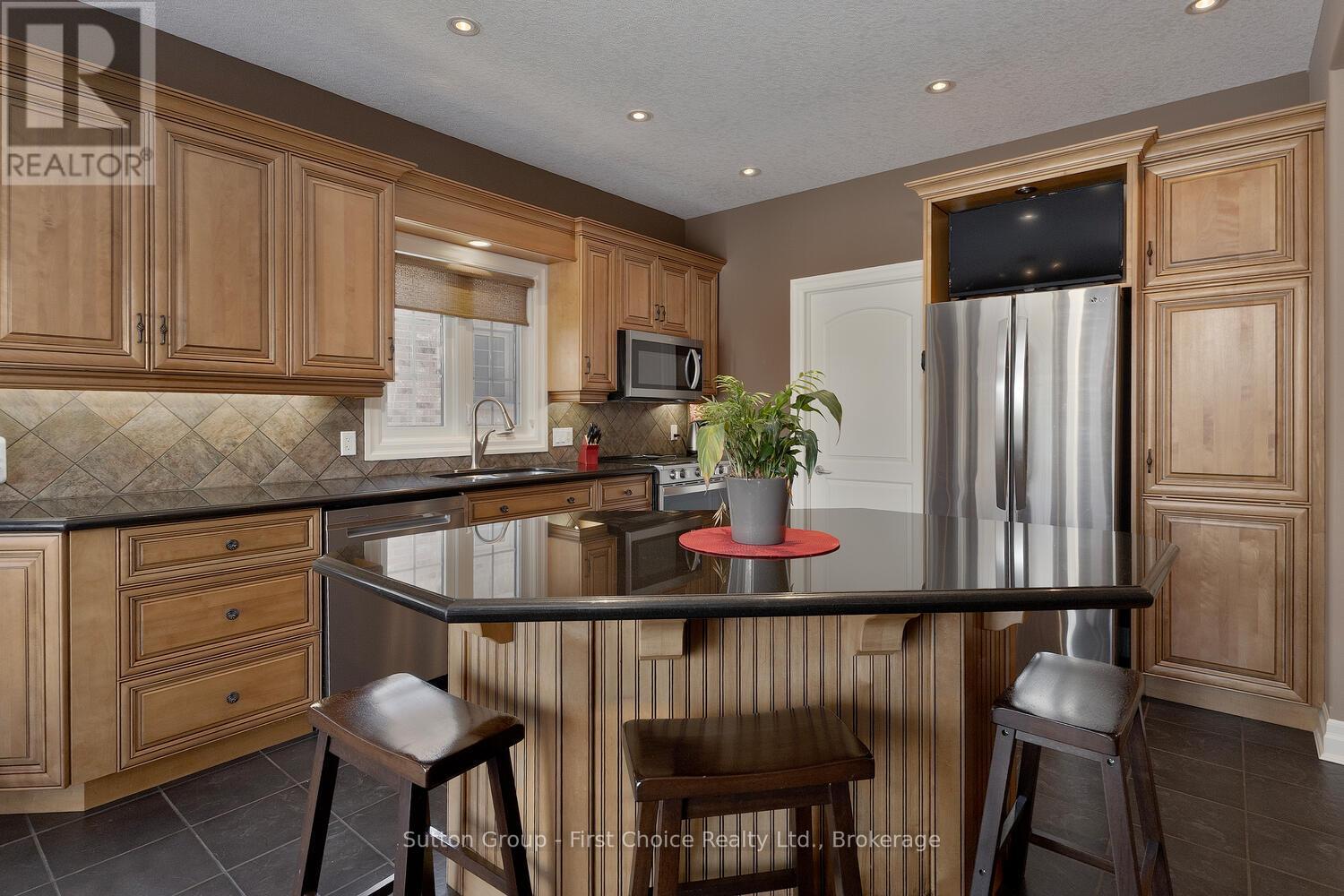 32 North Pointe Drive, Stratford, Ontario  N5A 8C3 - Photo 12 - X12799588